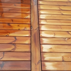 Detalje af træterrasse i Skive med samling mellem brædder