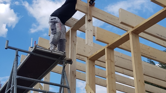 Tømrerarbejde i Spøttrup – opbygning af huset skelet